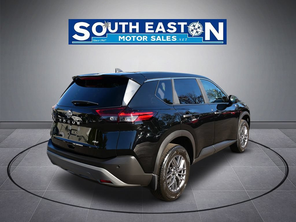 Used 2023 Nissan Rogue S AWD/4WD image 6