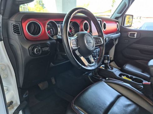 Used 2021 Jeep Gladiator Rubicon AWD/4WD image 9