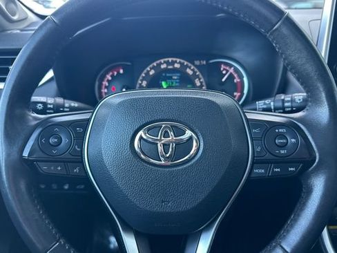 Certified 2020 Toyota RAV4 Limited FWD image 29