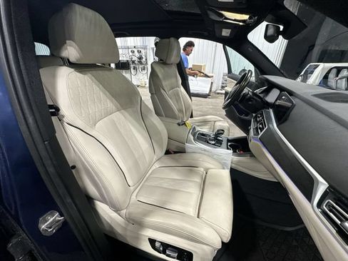 Used 2019 BMW X5 xDrive50i w/ M Sport Package AWD/4WD image 32