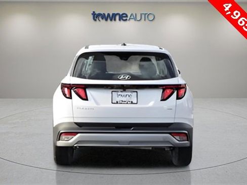 Used 2025 Hyundai Tucson SE image 5