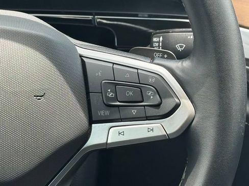 Used 2025 Volkswagen Atlas SE FWD image 16