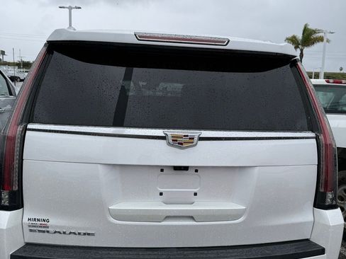 Used 2019 Cadillac Escalade Premium Luxury image 5