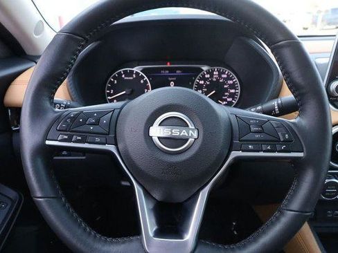 Used 2025 Nissan Sentra SV w/ SV Premium Package image 11