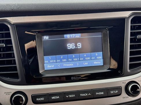 Used 2018 Hyundai Accent SE FWD image 12