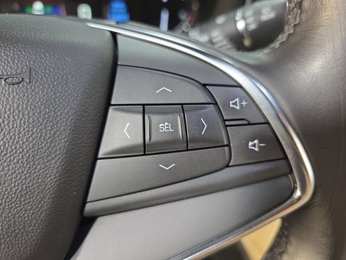 Used 2018 Cadillac XT5 AWD image 18
