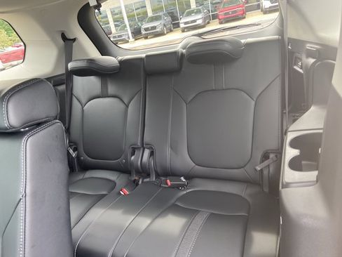 Used 2025 Honda Pilot EX-L image 35