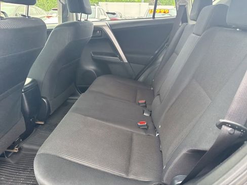 Used 2016 Toyota RAV4 LE FWD image 6