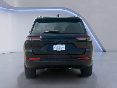 New 2025 Jeep Grand Cherokee Limited w/ Black Appearance Package image 4