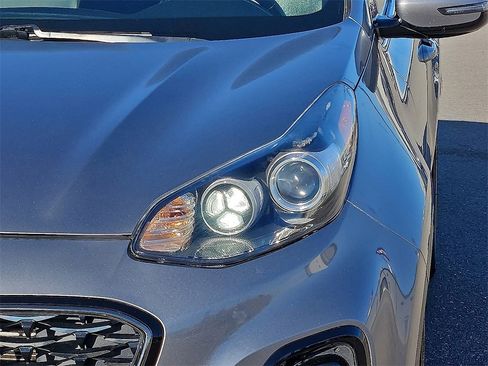 Used 2020 Kia Sportage S image 9