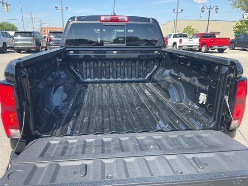 Used 2024 Chevrolet Colorado Z71 w/ Z71 Convenience Package 2 AWD/4WD image 37