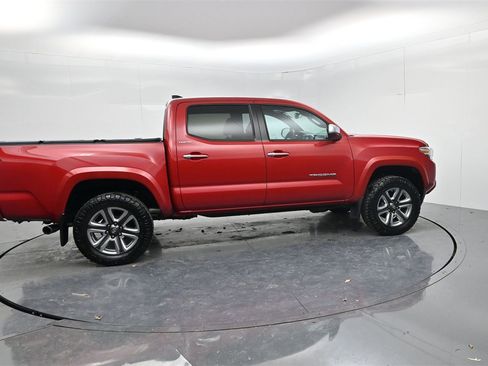 Used 2019 Toyota Tacoma Limited image 8