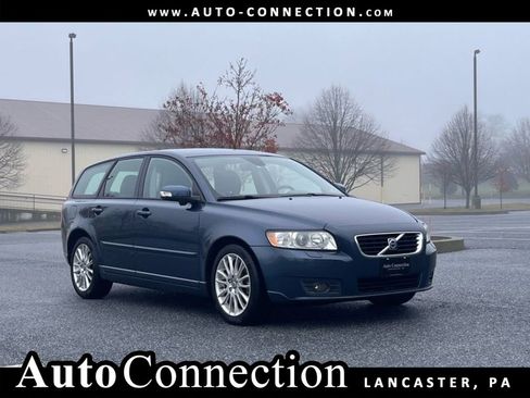 Used 2010 Volvo V50 2.4i image 1