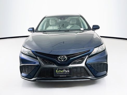 Used 2021 Toyota Camry SE w/ Convenience Package image 2