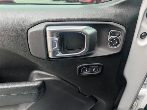 Used 2024 Jeep Wrangler Unlimited Rubicon w/ Safety Group image 16