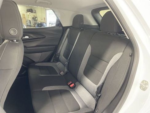 Used 2025 Chevrolet TrailBlazer LT FWD image 23