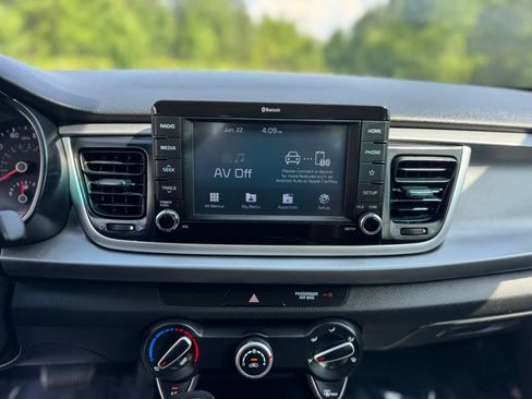 Used 2020 Kia Rio S FWD image 17