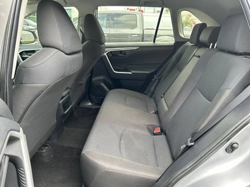 Used 2020 Toyota RAV4 LE FWD image 13