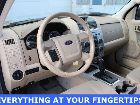 Used 2010 Ford Escape XLT image 2