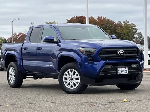Certified 2024 Toyota Tacoma SR5 image 2