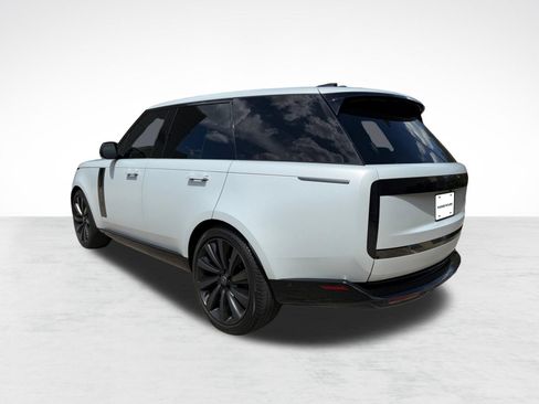 Used 2023 Land Rover Range Rover SV AWD/4WD image 3