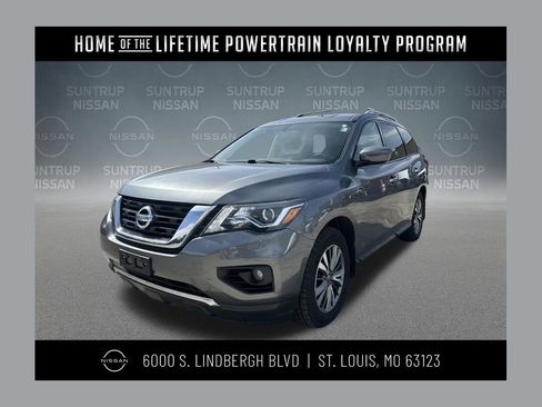 Used 2018 Nissan Pathfinder SV image 1