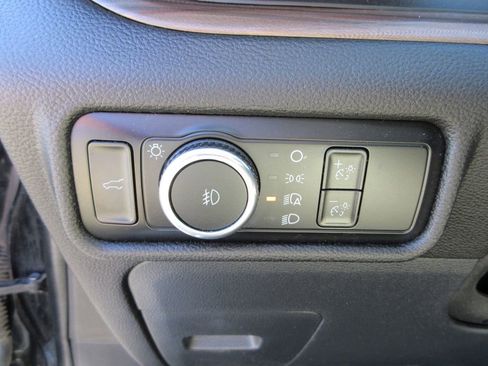 Used 2023 Ford Explorer Limited image 24