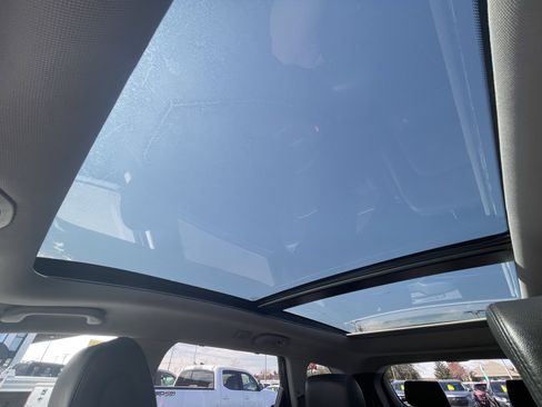 Used 2017 Hyundai Santa Fe Limited image 28