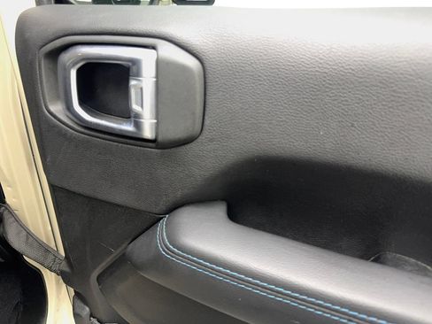 Used 2022 Jeep Wrangler Unlimited Rubicon 4xe AWD/4WD image 44