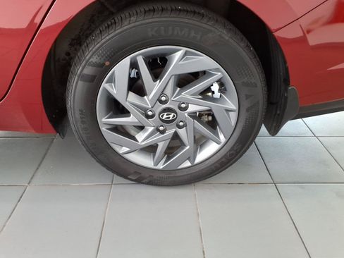 Used 2025 Hyundai Elantra Hybrid FWD image 16
