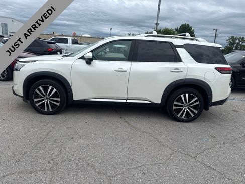 Certified 2024 Nissan Pathfinder Platinum w/ Cargo Package AWD/4WD image 8