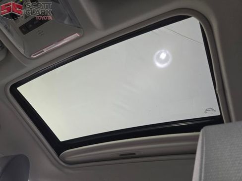 Used 2024 Toyota RAV4 XLE image 17