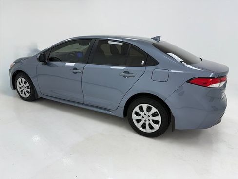 Used 2025 Toyota Corolla LE image 37
