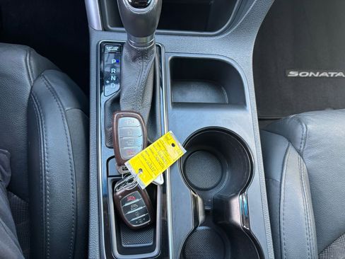 Used 2017 Hyundai Sonata Sport w/ Value Edition Package 02 image 31