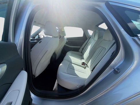 Used 2025 Hyundai Sonata SE FWD image 21