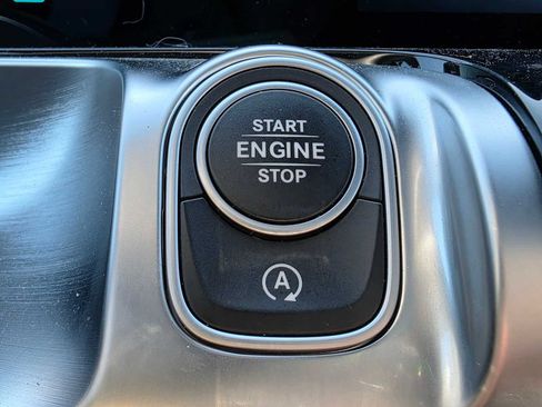 Used 2026 Mercedes-Benz GLB 250 4MATIC image 32