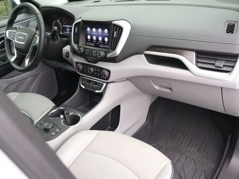Used 2024 GMC Terrain SLT w/ LPO, Floor Liner Package AWD/4WD image 38