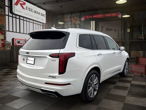 Certified 2021 Cadillac XT6 Premium Luxury w/ Platinum Package FWD image 3