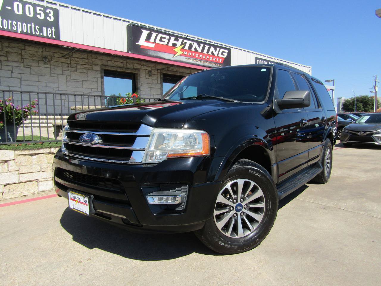 Used 2016 Ford Expedition XLT w/ Equipment Group 202A RWD image 1