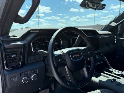Used 2026 GMC Sierra 2500 AT4 w/ AT4 Premium Plus Package AWD/4WD image 9