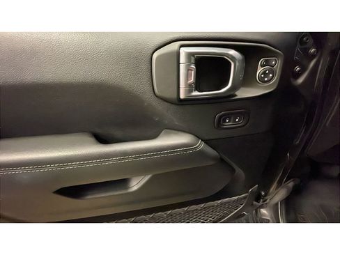 Used 2022 Jeep Gladiator Overland w/ Popular Equipment Package image 9