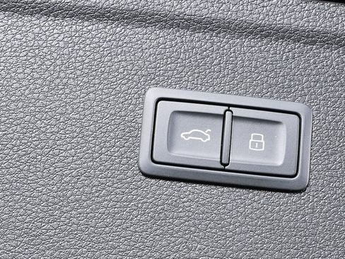 Used 2023 Audi Q5 2.0T Premium w/ Convenience Package image 27