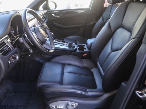 Used 2024 Porsche Macan Turbo image 13