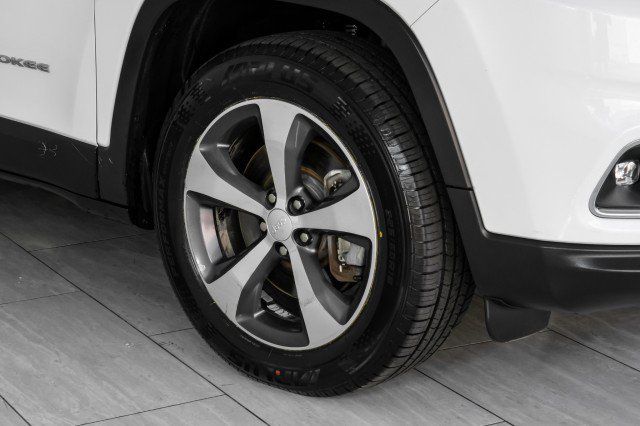 Used 2019 Jeep Cherokee Limited AWD/4WD image 56