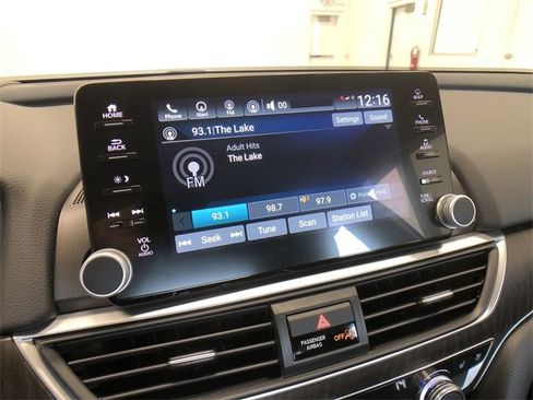 Used 2020 Honda Accord Touring image 40