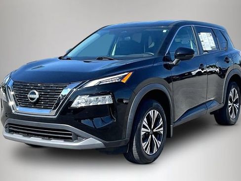 Used 2022 Nissan Rogue SV FWD image 2