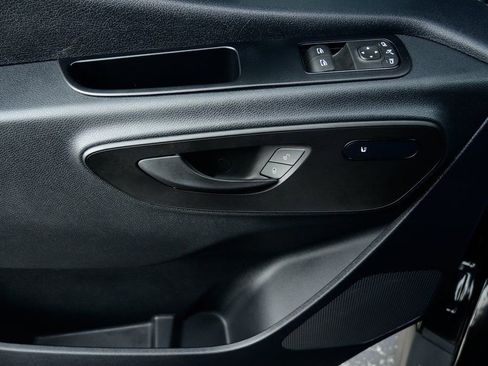 Used 2024 Mercedes-Benz Sprinter 2500 image 20