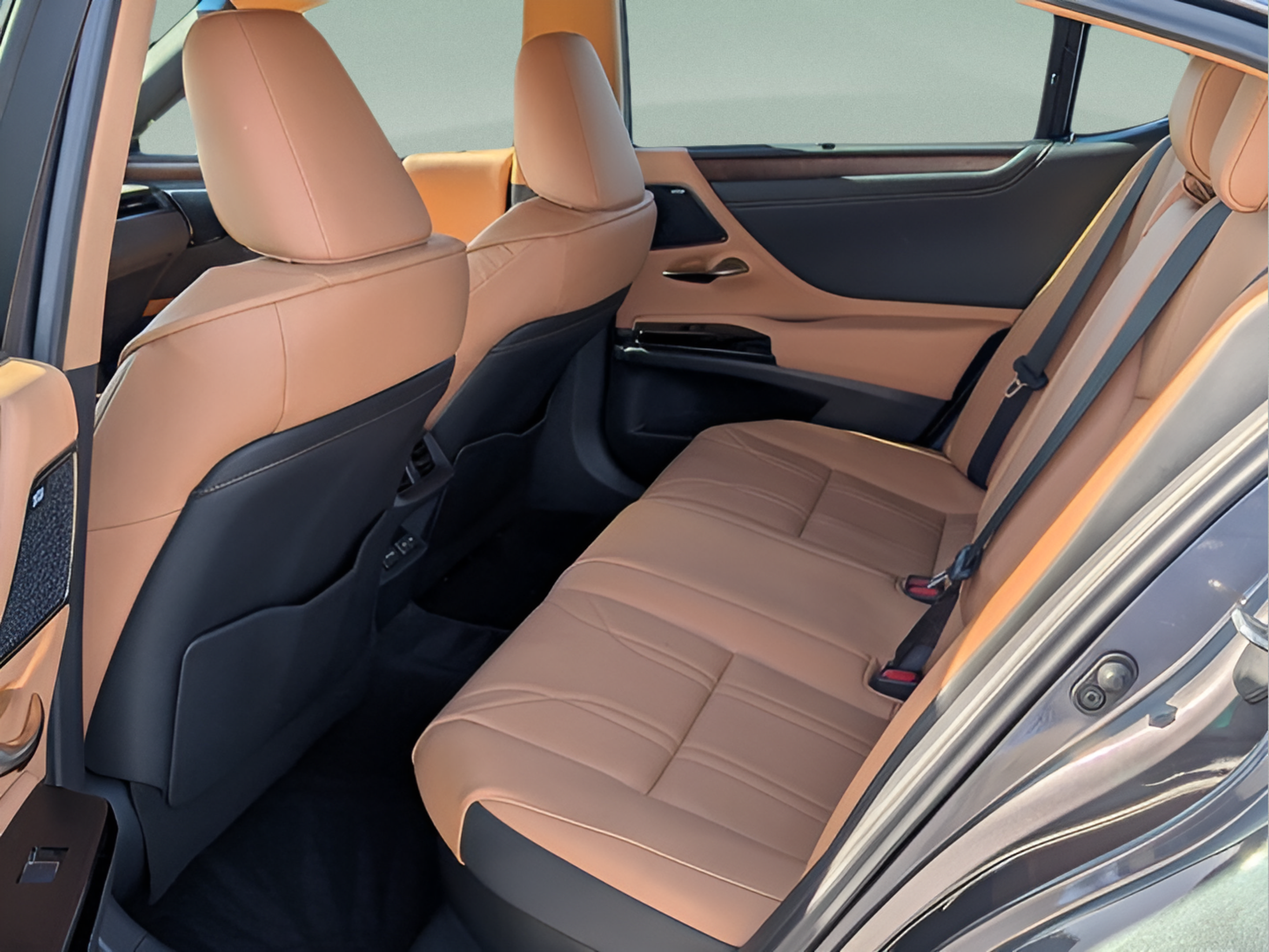 Certified 2025 Lexus ES 300h Ultra Luxury w/ Accessory Package (Z2) FWD image 11