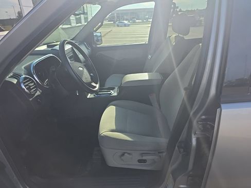 Used 2008 Ford Explorer XLT AWD/4WD image 8