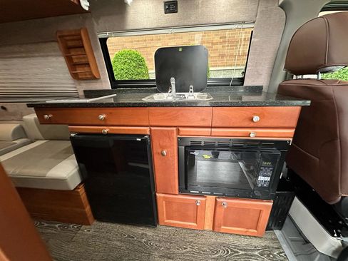 Used 2016 Mercedes-Benz Sprinter 2500 image 57
